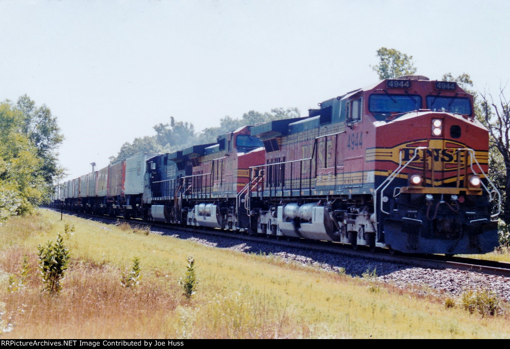 BNSF 4944 West